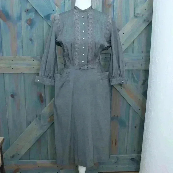 Vintage 1950s Day Dress Grey Pintuck Button Down Belted Rhinestone Button - Picture 1 of 10